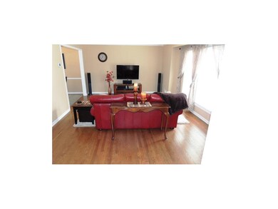 The solid oak tiger cut wood floors have all been 