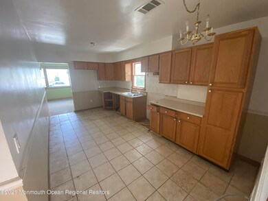 Kitchen b
