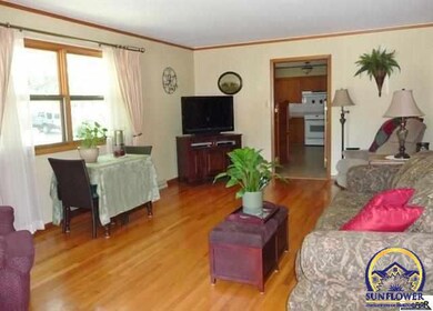 1745 SW Randolph Ave, Topeka, KS 66604 - photo 2