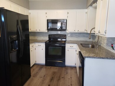 813 W D Ave, Cache, OK 73527 - photo 3