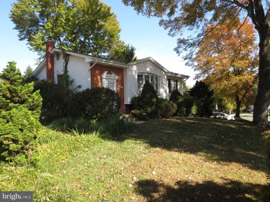 13201 Vandalia Dr, Rockville, MD 20853 - photo 2