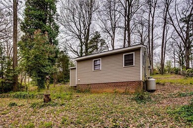 1015 Robbins St, Asheboro, NC 27203 - photo 3