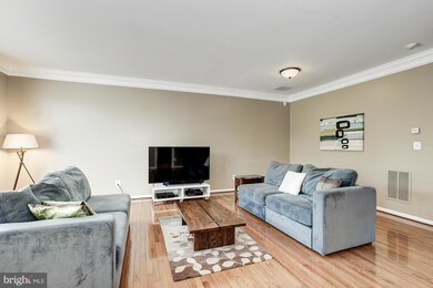 25808 Kirkwood Square, Chantilly, VA 20152 - photo 4