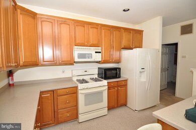 24 Allister Ln, Columbus, NJ 08022 - photo 2