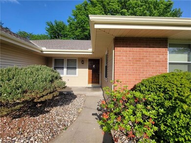 804 NW 11th St, Blue Springs, MO 64015 - photo 2