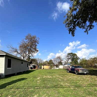 756 Fair St, Houston, TX 77088 - photo 2