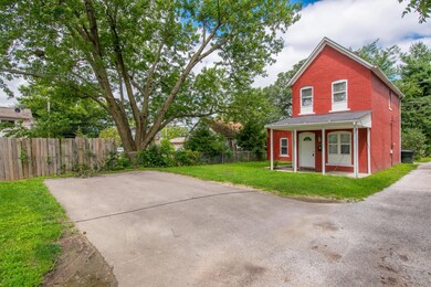 Parking Back House