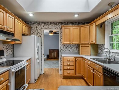 34 Pheasant Dr, Asheville, NC 28803 - photo 7