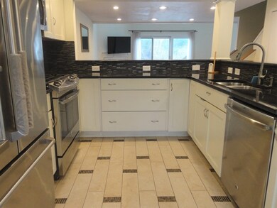 7 Hawthorne Village unit B, Franklin, MA 02038 - photo 2