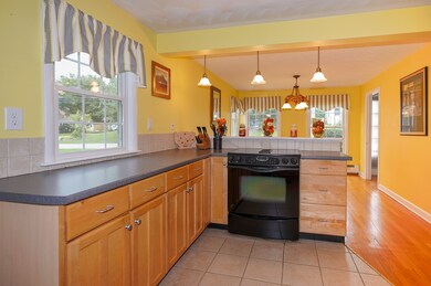 7 Donald St, Northborough, MA 01532 - photo 2