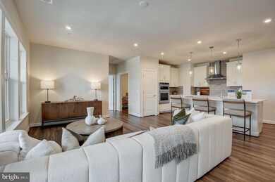 21914 Hawksbill High Cir unit 30403, Sterling, VA 20164 - photo 5