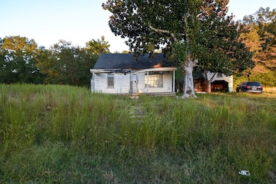 137 S Murphree St, Pittsboro, MS 38951 - photo 2
