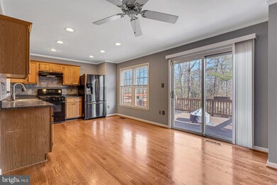 7725 Hickory Glen Way, Springfield, VA 22153 - photo 6