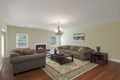 5296 Lexmark Cir SW, Atlanta, GA 30331 - photo 4