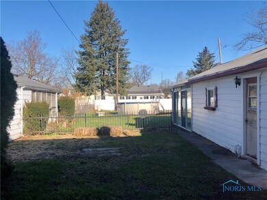 2523 101st St, Toledo, OH 43611 - photo 5