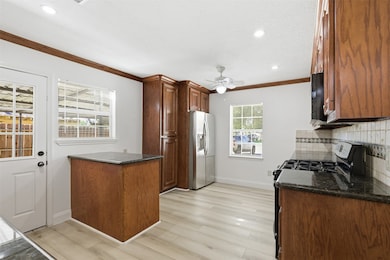 1418 Thomas Ave, Pasadena, TX 77506 - photo 7