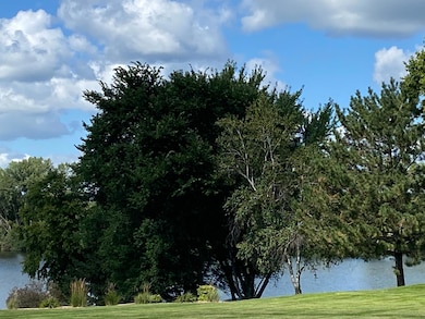 1740 Bay Oaks Dr, Albert Lea, MN 56007 - photo 2