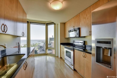 Beautiful sunrises from the kitchen and bay breakf