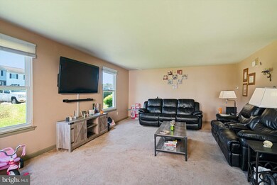 426 Colonial Dr, East Greenville, PA 18041 - photo 4