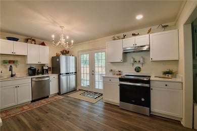 1015 Elbert St, Darien, GA 31305 - photo 5