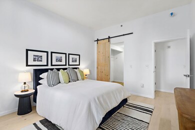 102 Christopher Columbus Dr unit 709, Jersey City, NJ 07302 - photo 6