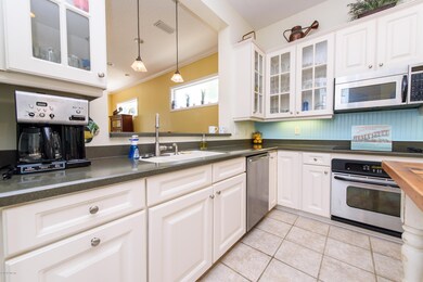 668 Sand Isles Circle-15