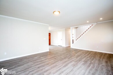 5.   Living Room 20190525-DW-40793-FULL