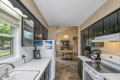 1513 Mayfield Ave NE, Grand Rapids, MI 49505 - photo 2