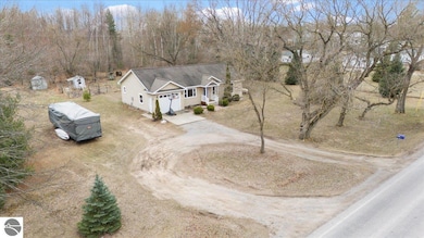 510 E Main St, Hale, MI 48739 - photo 3