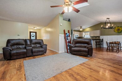 113 Glenbrook Ct unit 2A, Nicholasville, KY 40356 - photo 2