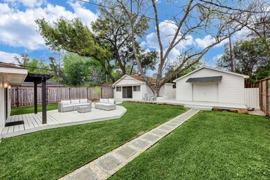 2107 Saxon Dr, Houston, TX 77018 - photo 2