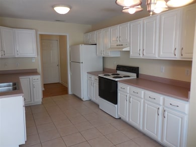 102 Sidney Ln, Jacksonville, NC 28540 - photo 4