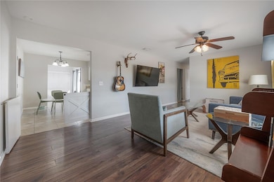 2523 Lake Ellen Cir, Tampa, FL 33618 - photo 4