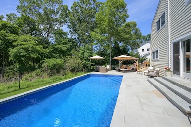 11 Harbor Rd, Hampton Bays, NY 11946 - photo 2