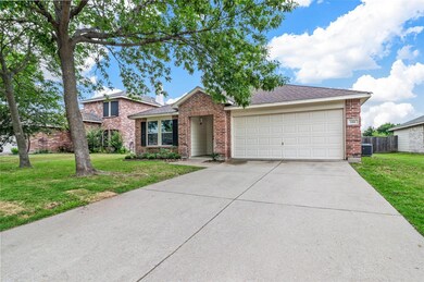 614 Pickwick Ln, Wylie, TX 75098 - photo 2