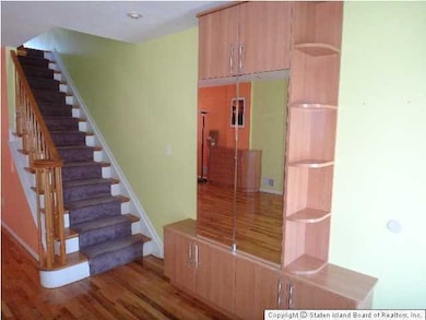 32 Pershing St, Staten Island, NY 10305 - photo 3