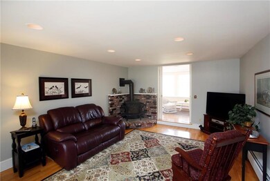 Family-room with gas 