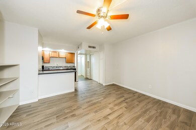 6-photo-Living-Room