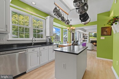 3679 Thomasson Crossing Dr, Triangle, VA 22172 - photo 5