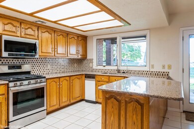 04_3530ManzanitaRD_10_5_Kitchen_HiRes