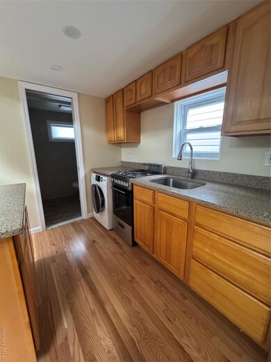 108-12 Rockaway Beach Blvd unit 4, Far Rockaway, NY 11694 - photo 2