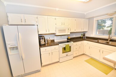 2 Vail Cir, Grand Forks, ND 58201 - photo 6