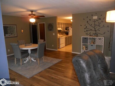 4120 E 5th St S, Newton, IA 50208 - photo 3