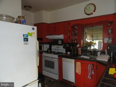 135 W 4th St, Palmyra, NJ 08065 - photo 7