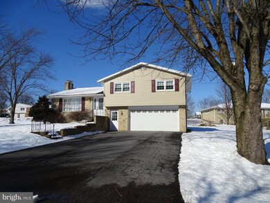 3955 Lisbon Dr, Chambersburg, PA 17202 - photo 2