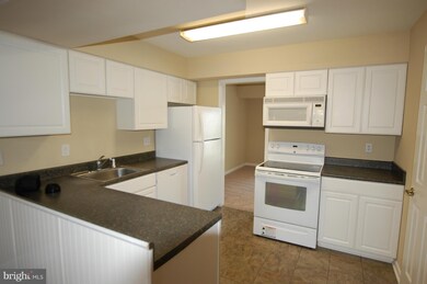 14475 Saint Germain Dr, Centreville, VA 20121 - photo 6