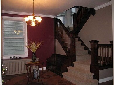 Entry/Foyer.