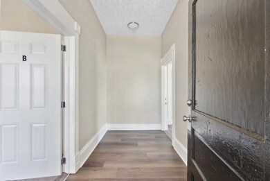 Common Foyer / Front Entry