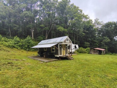 Outdoor Kitchen Tiny Home