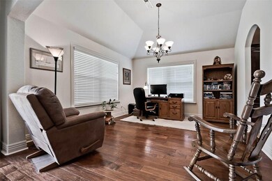 Formal dining/office space